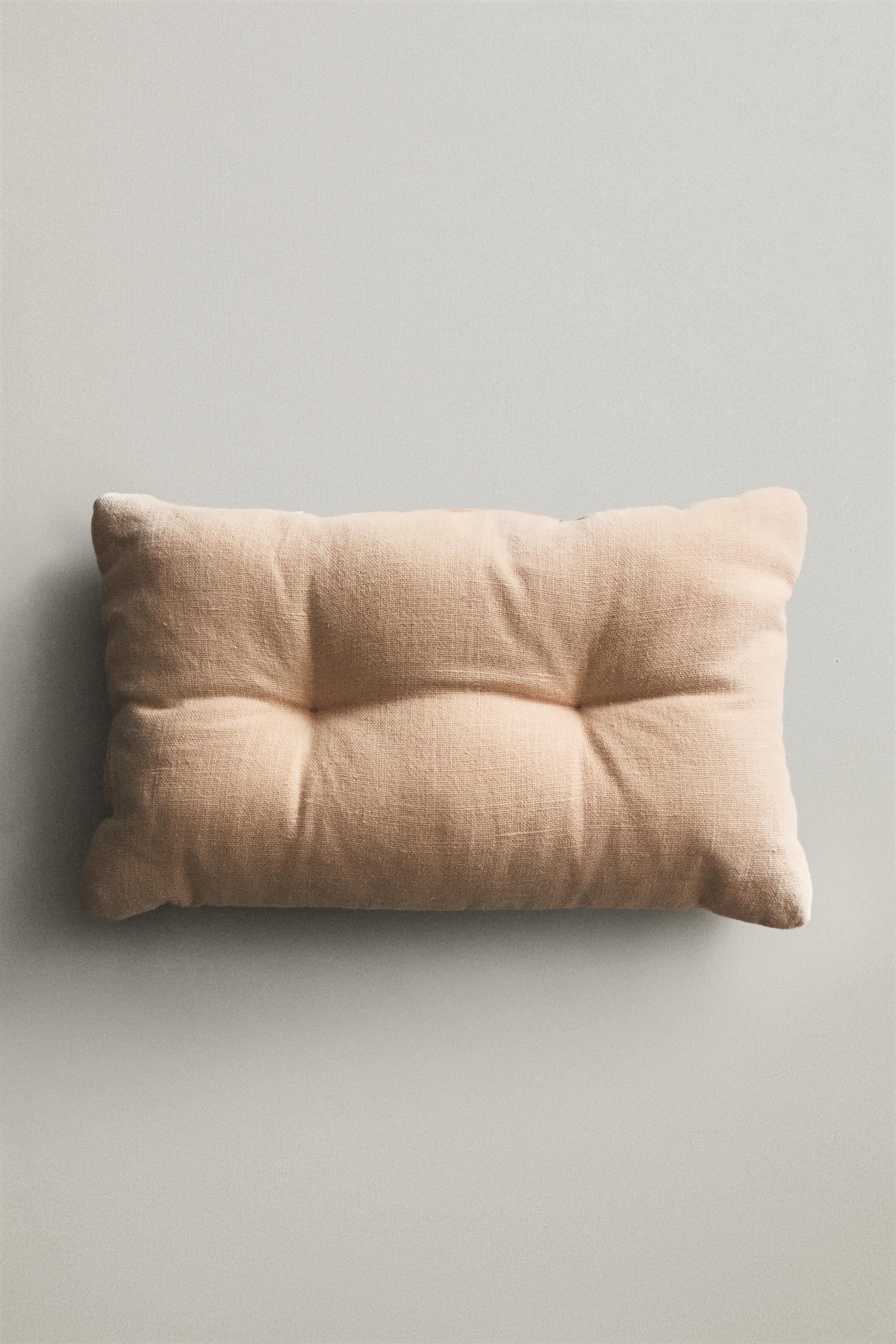 PLAIN TOPSTITCHED CUSHION